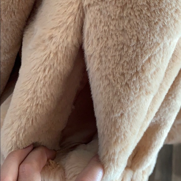 Faux fur teddy coat - Picture 3 of 6